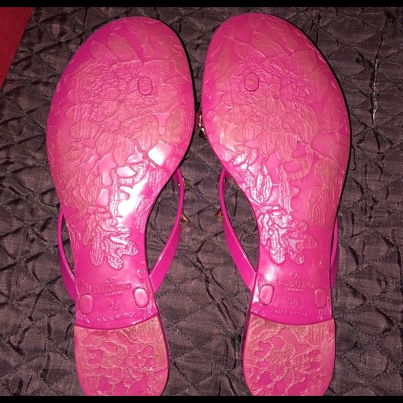 Valentino sandals size 38! Fits like a 37! SOLD❌❗️ - Picture 3 of 4